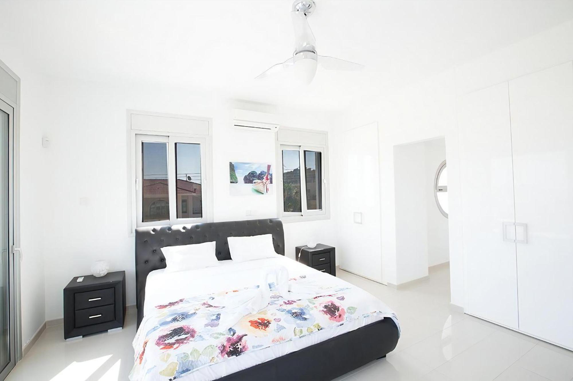 Villa Protara Chrysos - Beautiful 5 Bedroom Protaras Villa - Walking Distance To Fig Tree Bay Eksteriør billede
